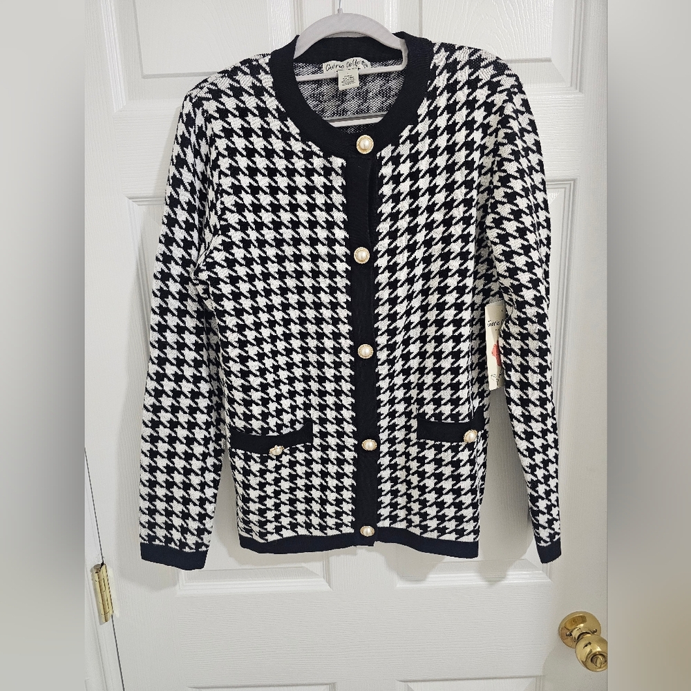 ‼️SOLD‼️Cherie Collette Houndstooth Black and White Women's Sweater